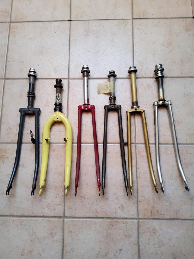 Fietsonderdelen  voorvorken, Ophalen, Voorvork