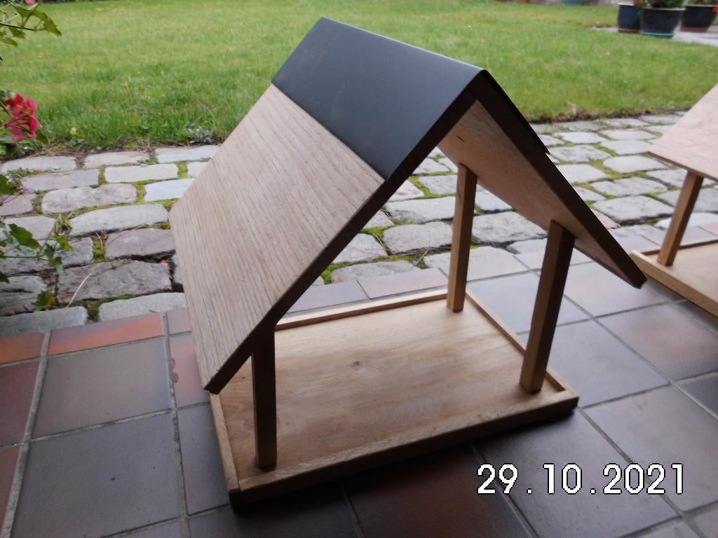 Voederhuis in mssief eik, Ophalen, Nieuw