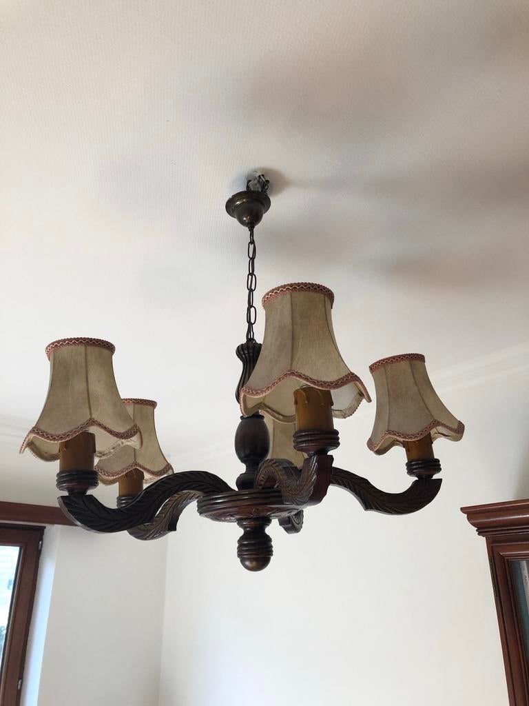 Gratis houten sierkroonluchter met lampenkapjes, Ophalen, Zo goed als nieuw