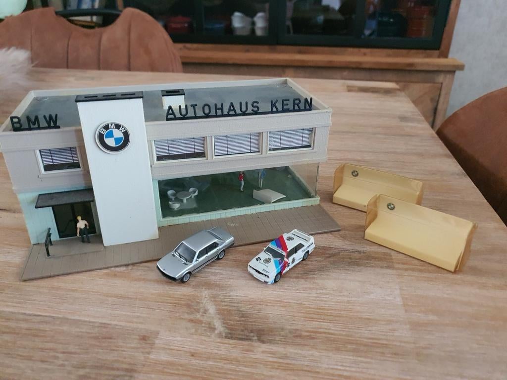 Pola bmw dealer ho 1.87, Ophalen