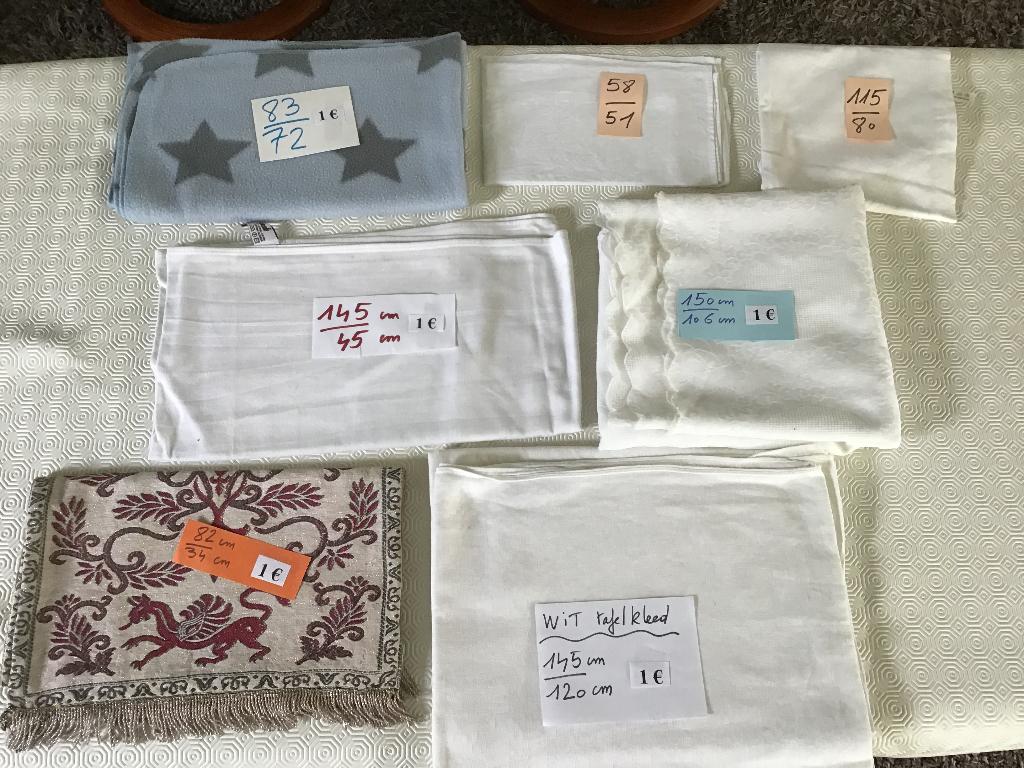 7 nappes pour seulement 1 euro, Maison & Meubles, Nappes, Enlèvement ou Envoi, Comme neuf