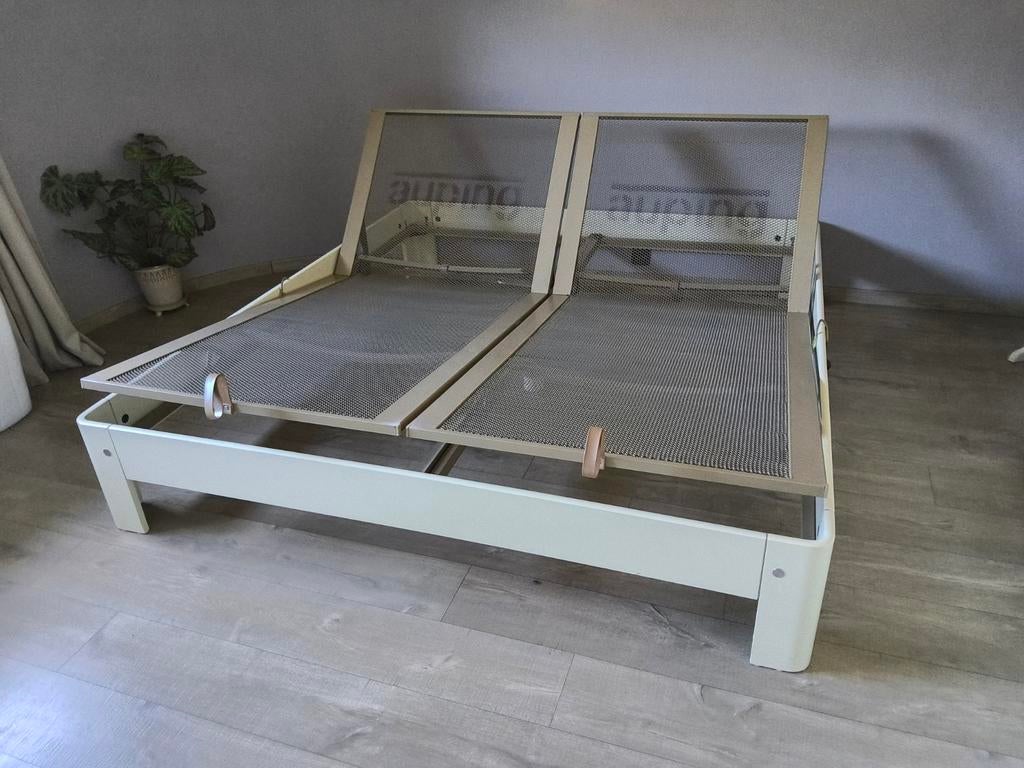 Wit Auping auronde bed  200x180   hoogte 33 cm, Huis en Inrichting, Ophalen, Wit, 180 cm, 200 cm