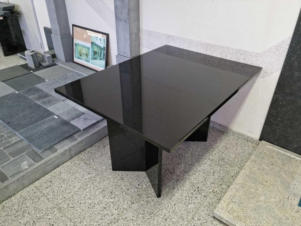 Eetkamertafel 130 x 100 cm graniet zwart Zimbabwe, Ophalen, Zo goed als nieuw, 4 tot 6 stoelen