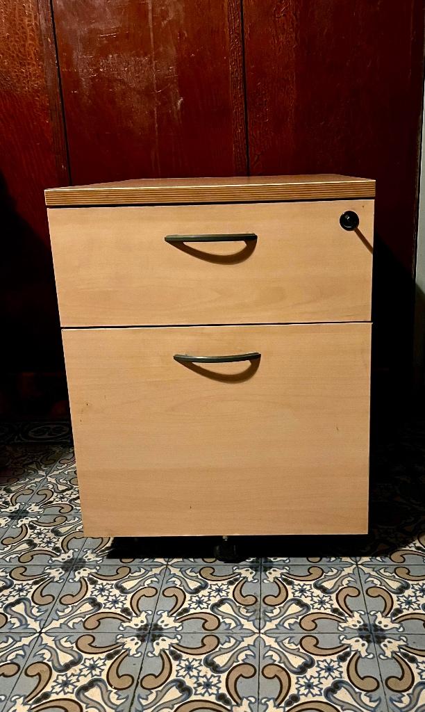 Moderne lage dossierkast op wiletjes-2 schuiven+mappen -slot, Huis en Inrichting, Ophalen, Overige materialen, Minder dan 50 cm