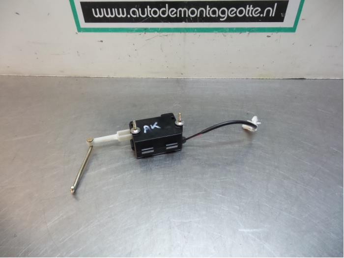 Motor Centrale Deurvergrendeling van een Daewoo Kalos (Kalos, Gebruikt, -, Daewoo, -