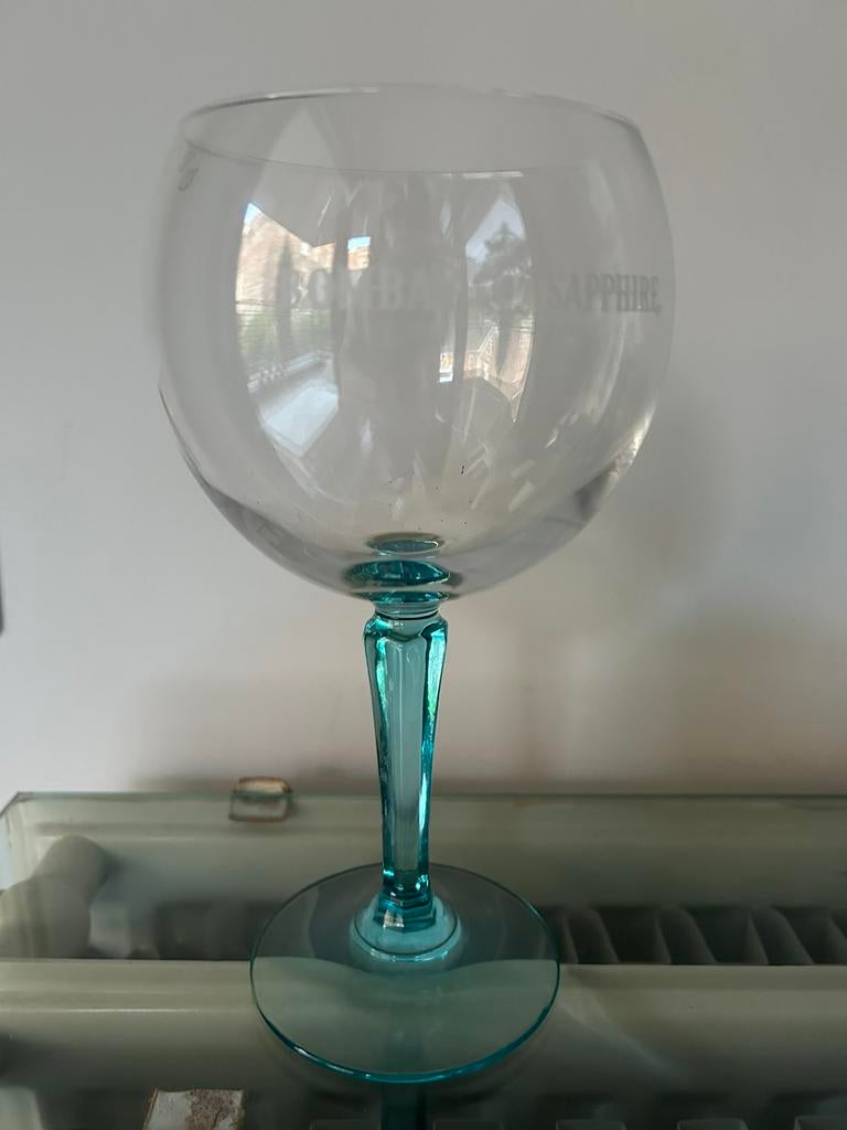 Verres Bombay Sapphire grand modèle 3€ modèle + petit 2,5€, Collections, Enlèvement, Comme neuf