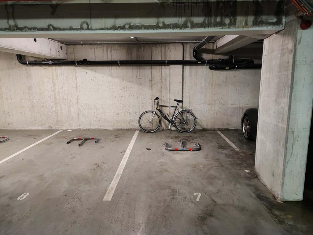 Te koop: ondergrondse autostaanplaats Gent, Immo, Gent