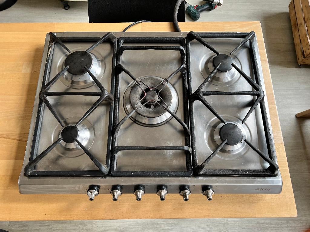 SMEG - Plaque 5 feux GAZ, Electroménager, Gaz, Encastré, Enlèvement, Utilisé