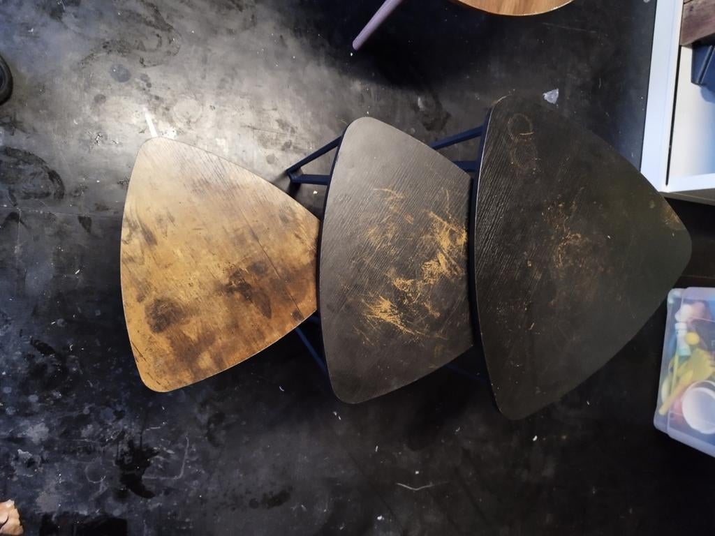 3delig hoektafels .in gebruikte staat . Opfrissen, Ophalen