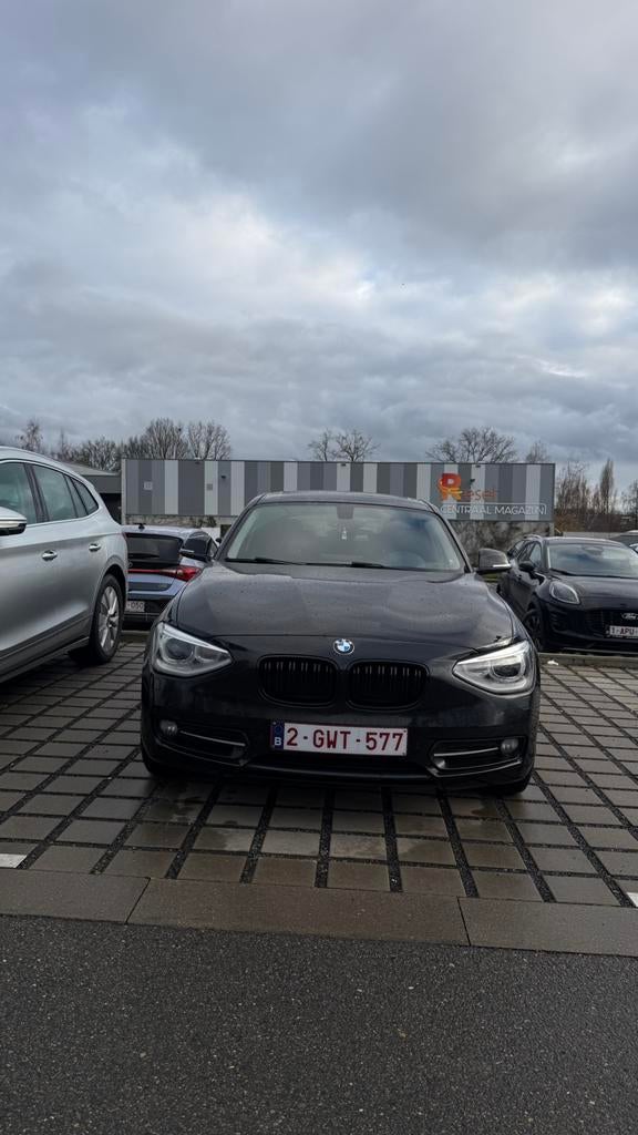 Selling a 2014 BMW 116D 2.0L diesel, Auto's, Automaat, Zwart, Bedrijf, Diesel