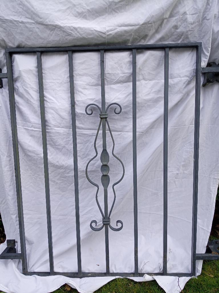 fenêtre en treillis robuste, Bricolage & Construction, 75 à 150 cm, 75 à 150 cm, Comme neuf, Enlèvement