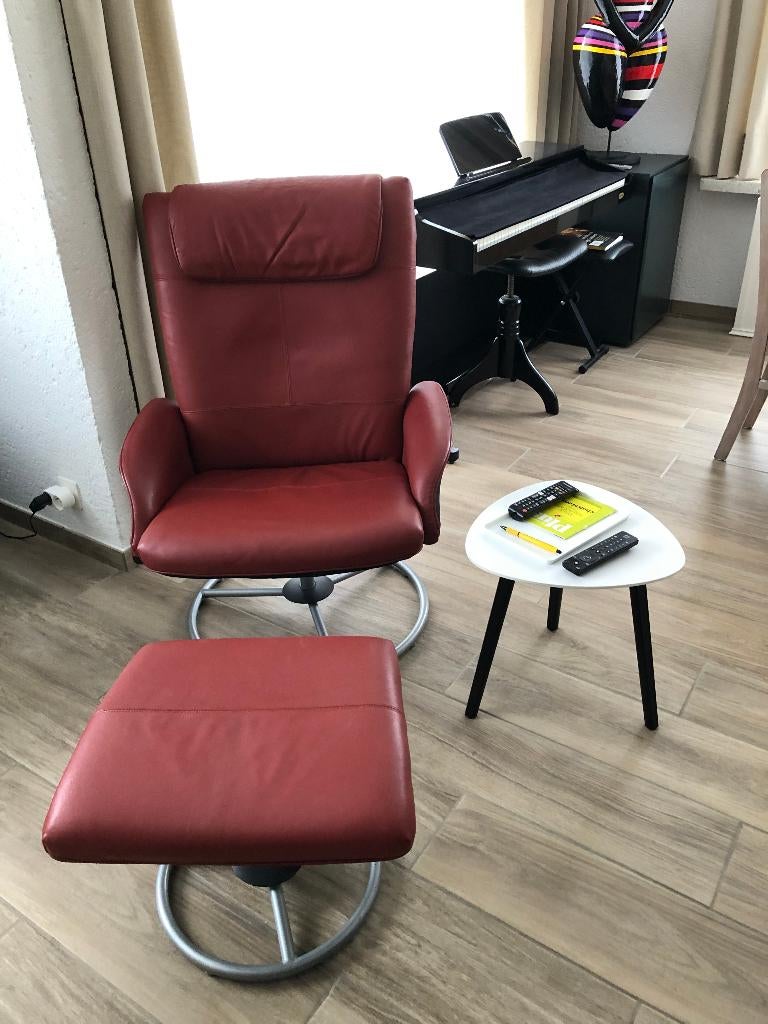 Rode lederen draaibare zetel - relax, Ophalen, Zo goed als nieuw, Eenpersoons