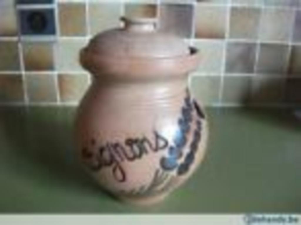 Aardewerk pot Oignons - ajuin bewaarpot, Ophalen of Verzenden, Zo goed als nieuw, Overige materialen, Pot, Bus of Blik