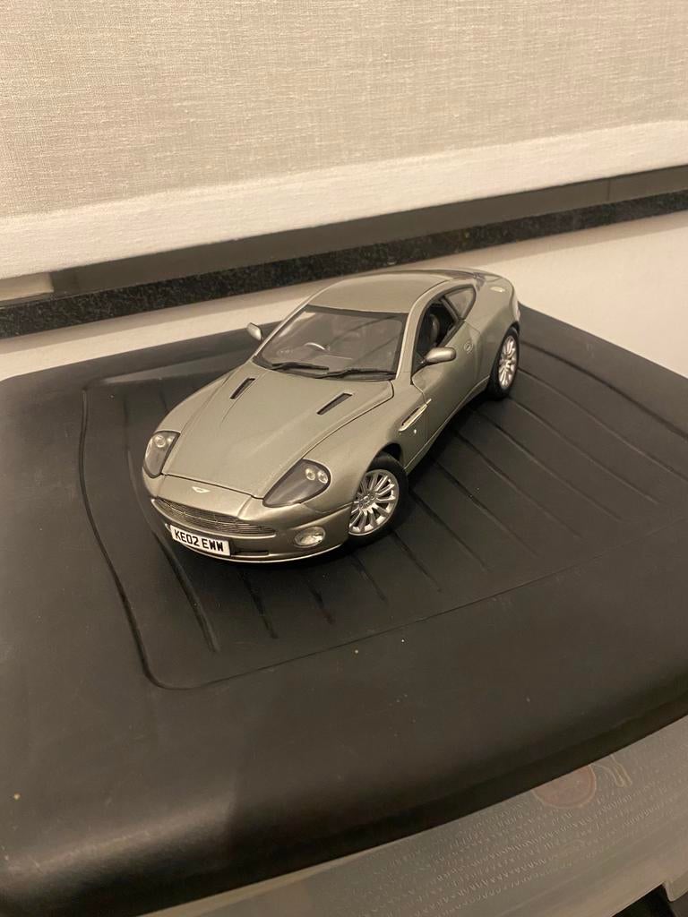 Aston martin, Ophalen, Zo goed als nieuw