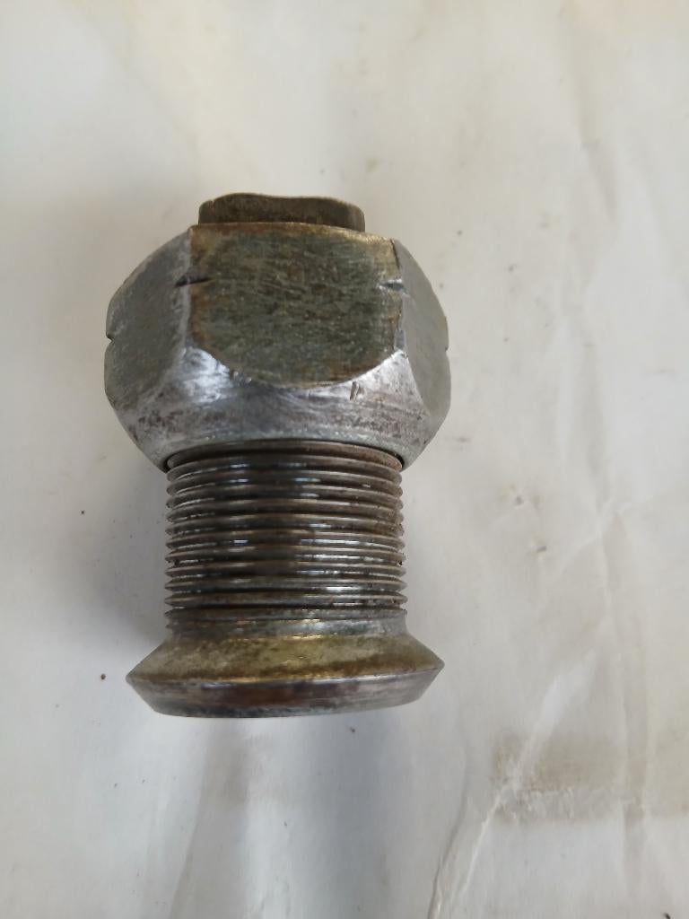 ECROU+GOUJON FILET GAUCHE OU DROIT POUR GMC WWII., Collections, Objets militaires | Seconde Guerre mondiale, Enlèvement ou Envoi