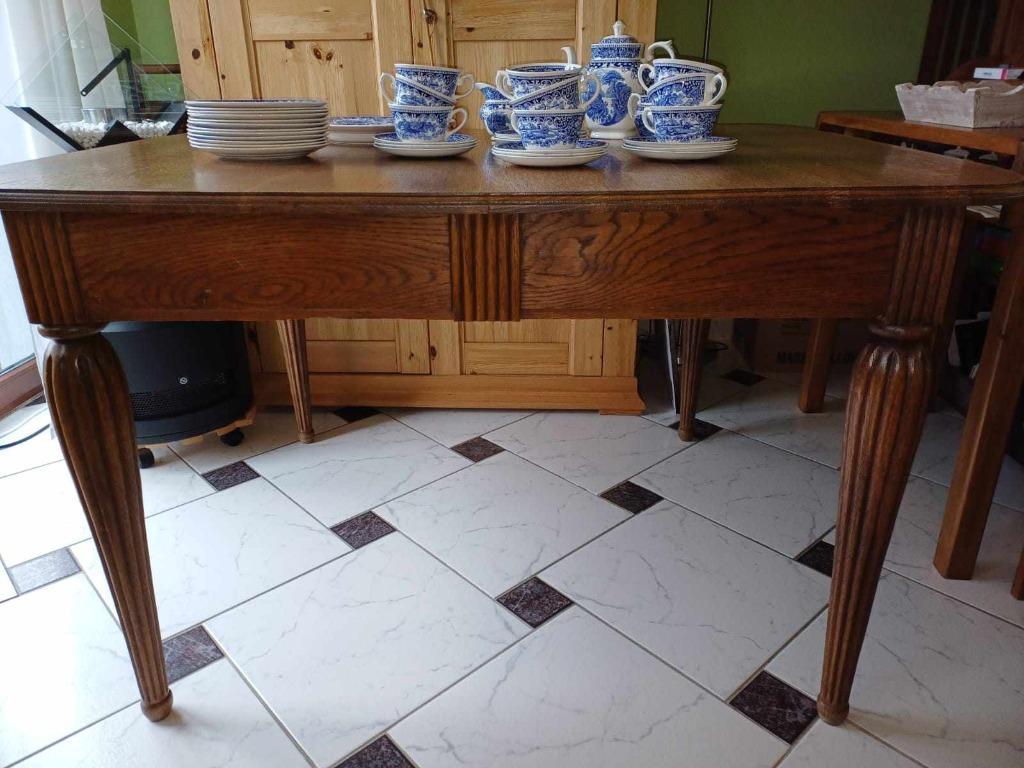 Table en chêne (avec allonge) + 3 chaises, Ophalen