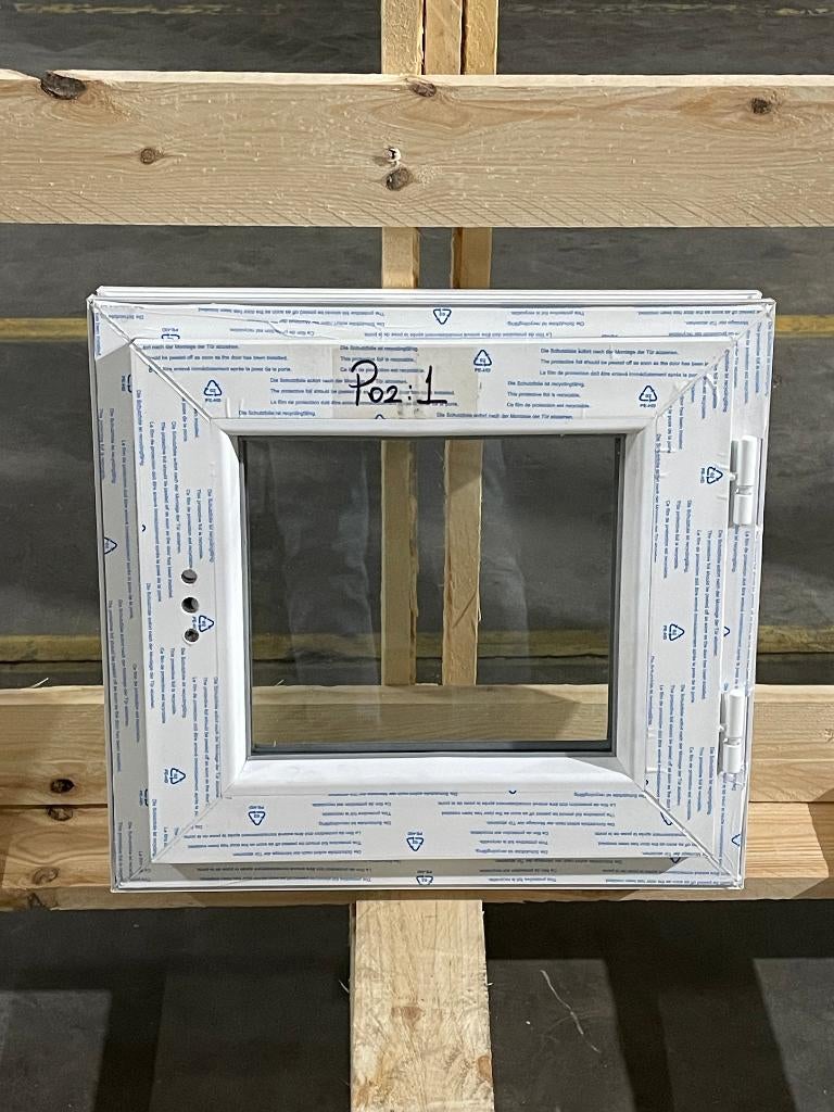 Fenêtre inclinable et pivotante en PVC, prix négociable !, Bricolage & Construction, Châssis & Portes coulissantes, Comme neuf