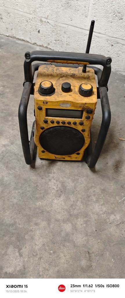 Radio de chantier (portable avec piles ou 220v), Enlèvement, Comme neuf, Radio