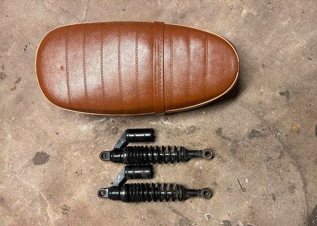 DAX zadel,veren,uitlaat, Ophalen of Verzenden