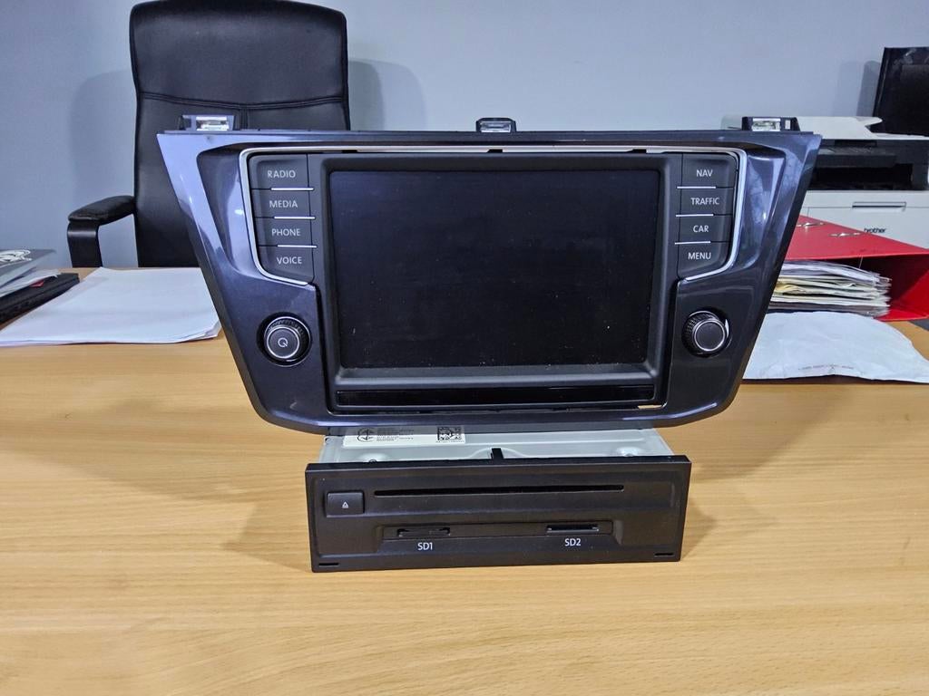 Module GPS MULTIMEDIA + ECRAN  AUTORADIO VW TIGUAN PASSAT, Autos : Divers, Autoradios, Enlèvement ou Envoi, Comme neuf