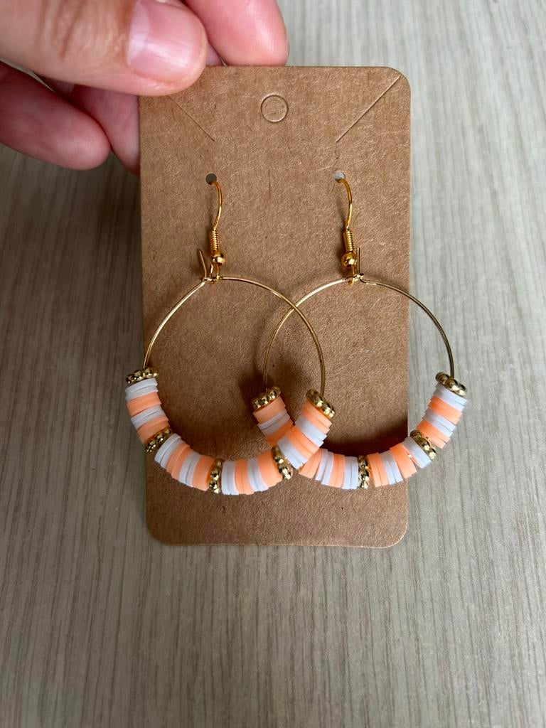 Mooie oorbellen neon oranje/ wit/ goud, Bijoux, Sacs & Beauté, Boucles d'oreilles, Enlèvement ou Envoi, Comme neuf, Blanc, Or