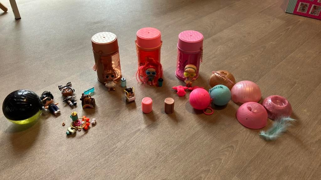 Lot de plusieurs poupées lol, Enlèvement, Comme neuf