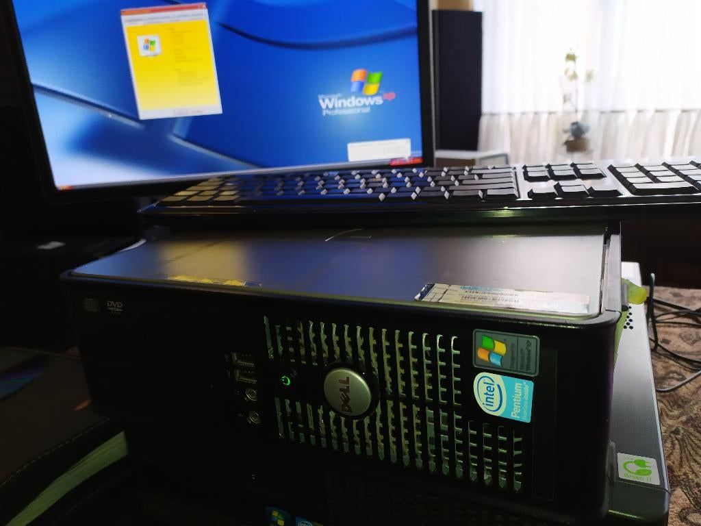 Dell computer met windows xp, Computers en Software, Vintage Computers, Ophalen of Verzenden