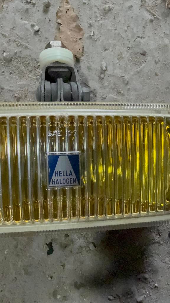 Gele mist lampen Hella, Ophalen