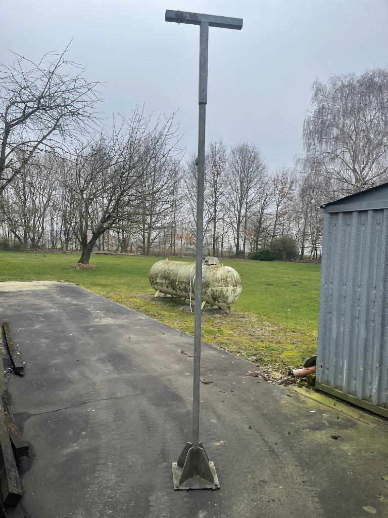 metalen staander op voet, verzinkt, Ophalen, Gebruikt