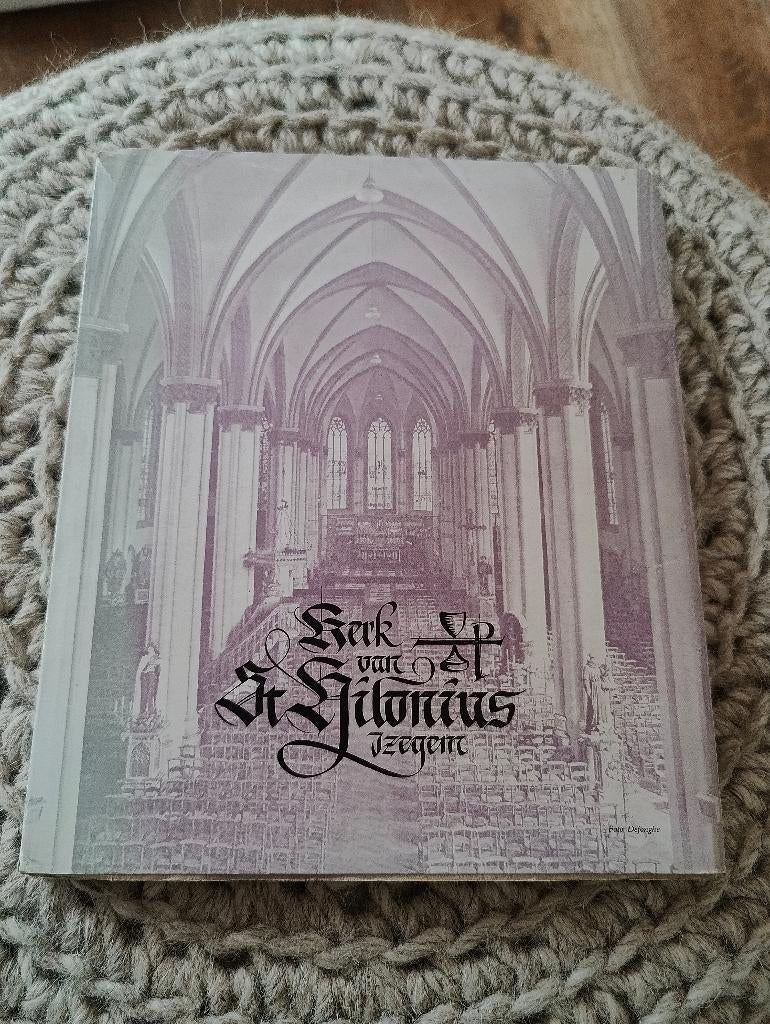 Kerk van Sint Hilonius te Izegem - Jozef Geldof, Ophalen of Verzenden, Zo goed als nieuw