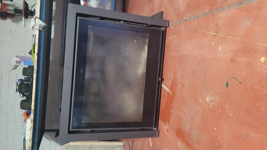 Poile a bois a encastrable, Enlèvement, Comme neuf