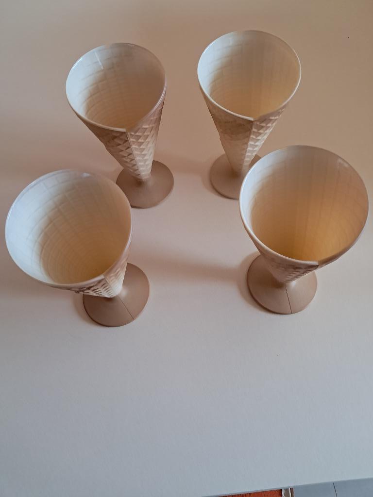 Coupes à glaces ou à frites en forme de cornet, Enlèvement ou Envoi, Utilisé, Autres types