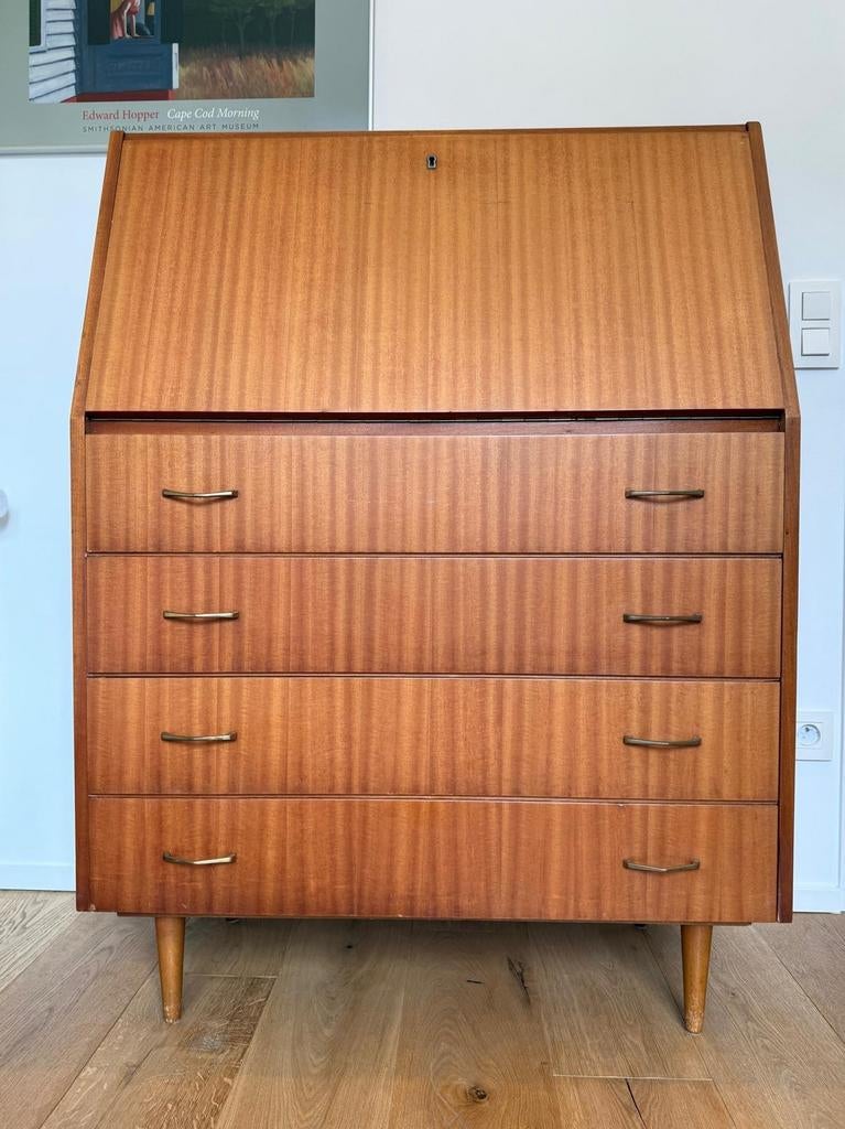 Secrétaire en placage de teck, Enlèvement