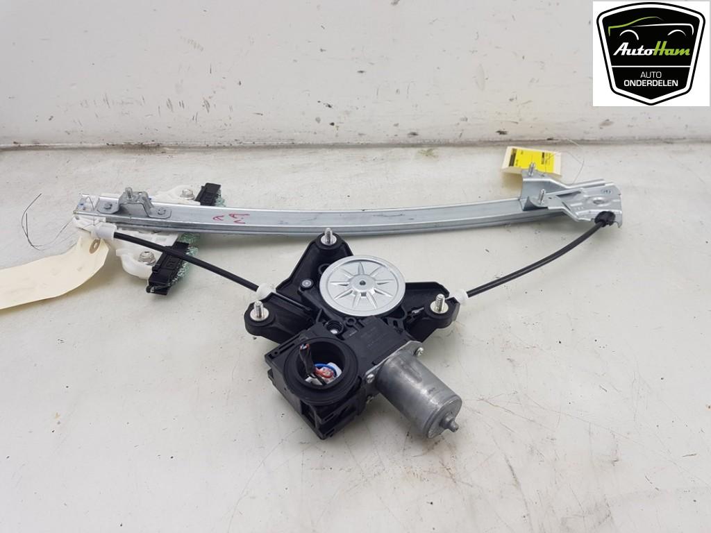 VITRE MECANISME AVANT GAUCHE Toyota Yaris Cross (PB1 / PJ1), Utilisé, Toyota