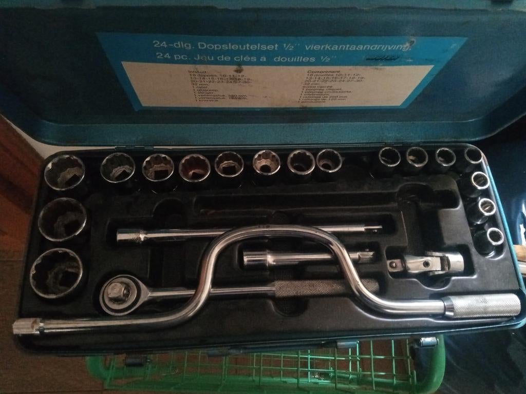 Kit de 22 douilles carrées MUTER de 1/2 po

22 parties, Enlèvement ou Envoi