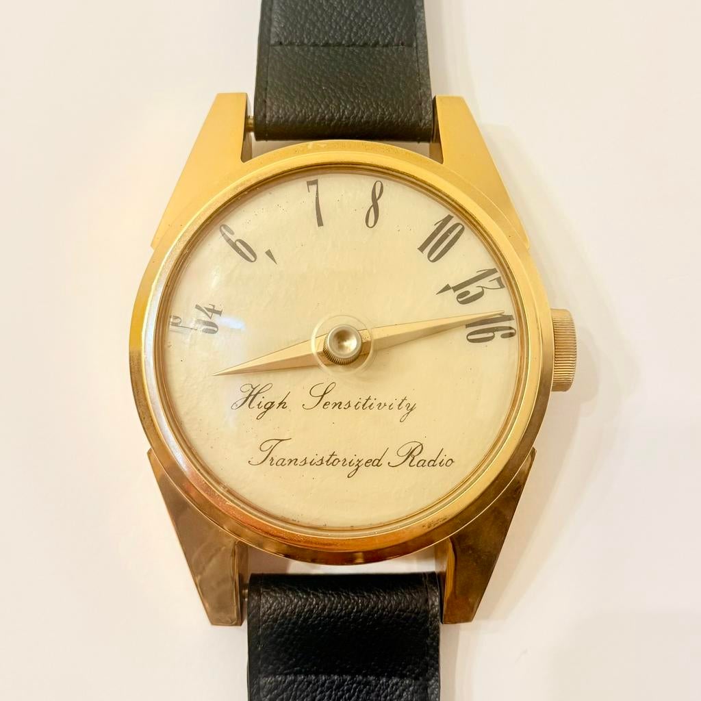 VINTAGE RADIO GIGANTISCH POLSHORLOGE JAREN ’60 TRANSISTOR, Antiek en Kunst, Verzenden