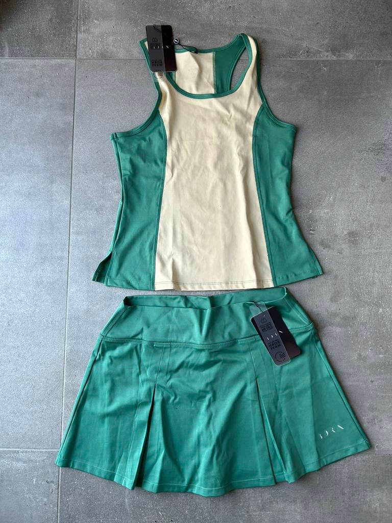 Born living yoga - Setje rokje en topje. Maat M. Nieuw, Maat 38/40 (M), Nieuw, Ophalen of Verzenden, Racketsport