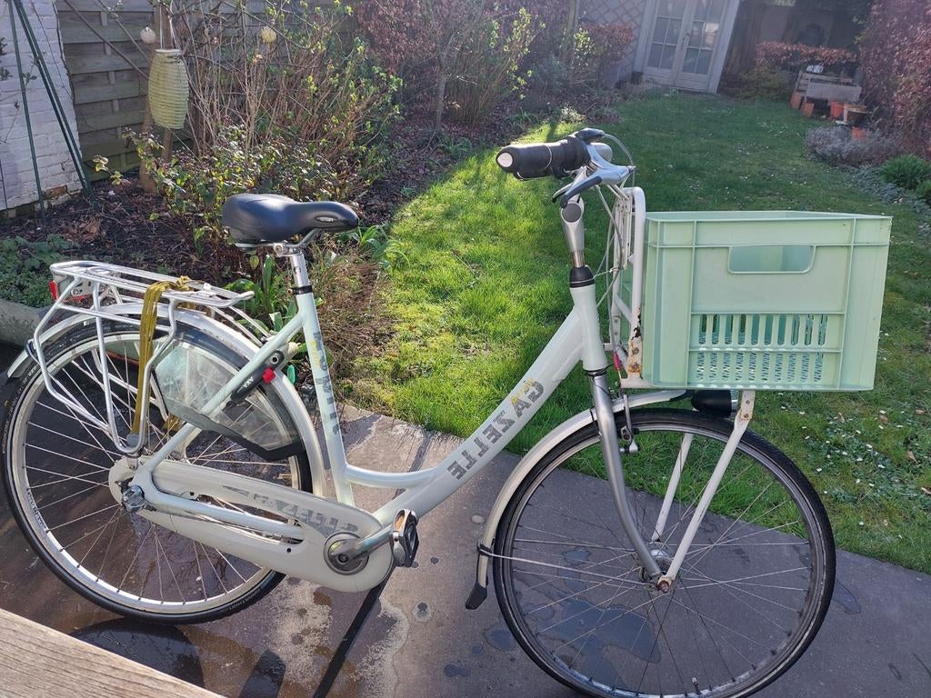 Witte Gazelle dames stadsfiets Esprit met transportbak., Fietsen en Brommers, Ophalen, Gazelle, Versnellingen