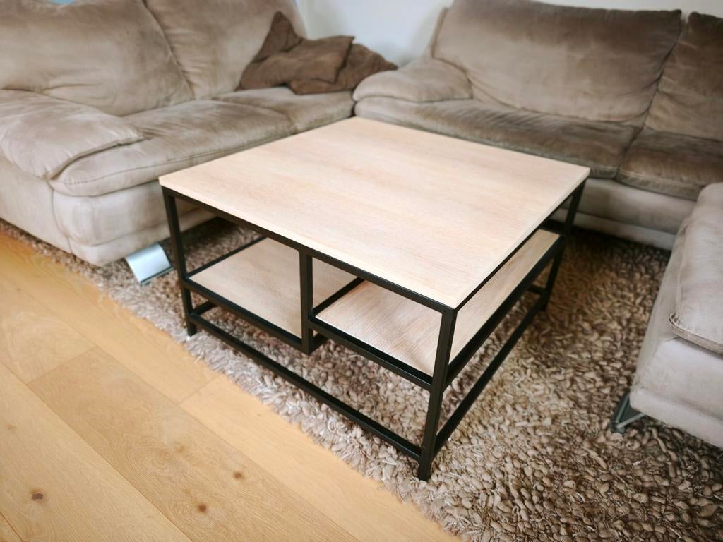 Salontafel, zwart staal/eikenfineer. Afmetingen 78x78x48., Huis en Inrichting, Stoffering | Vloerbedekking, Ophalen, Zwart