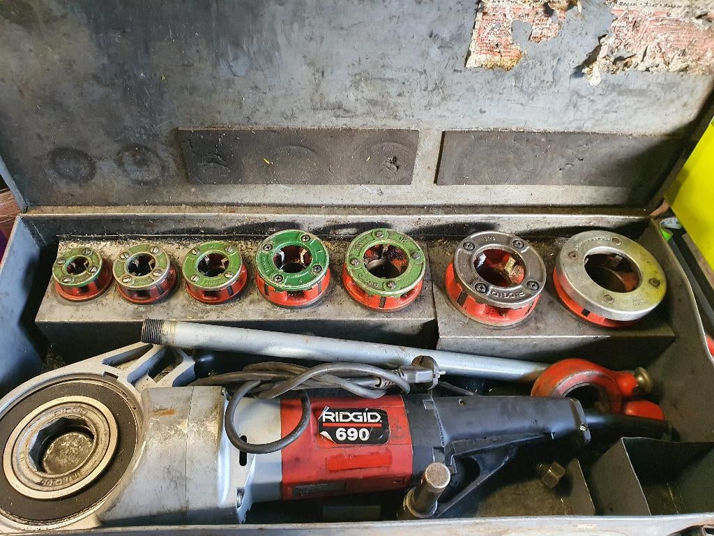 Machine de découpe de fil Ridgid 690 prof. set. avec manuel, 1000 mm ou plus, Comme neuf, Enlèvement, Tour à métaux