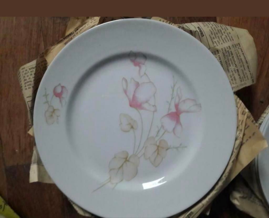 6 assiettes JL MENAU, Maison & Meubles, Enlèvement ou Envoi, Comme neuf, Porcelaine, Assiettes(s)