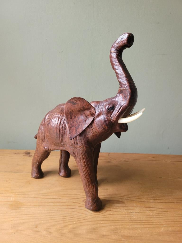 Elephant en cuir marron, Antiquités & Art, Enlèvement ou Envoi