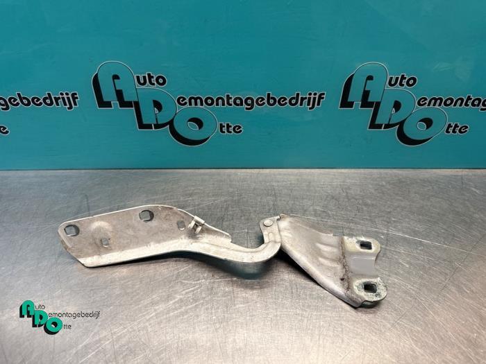 Charnière capot d'un Renault Twingo (Twingo 07-), Autos : Pièces & Accessoires, Renault, -, 3 mois de garantie, Utilisé