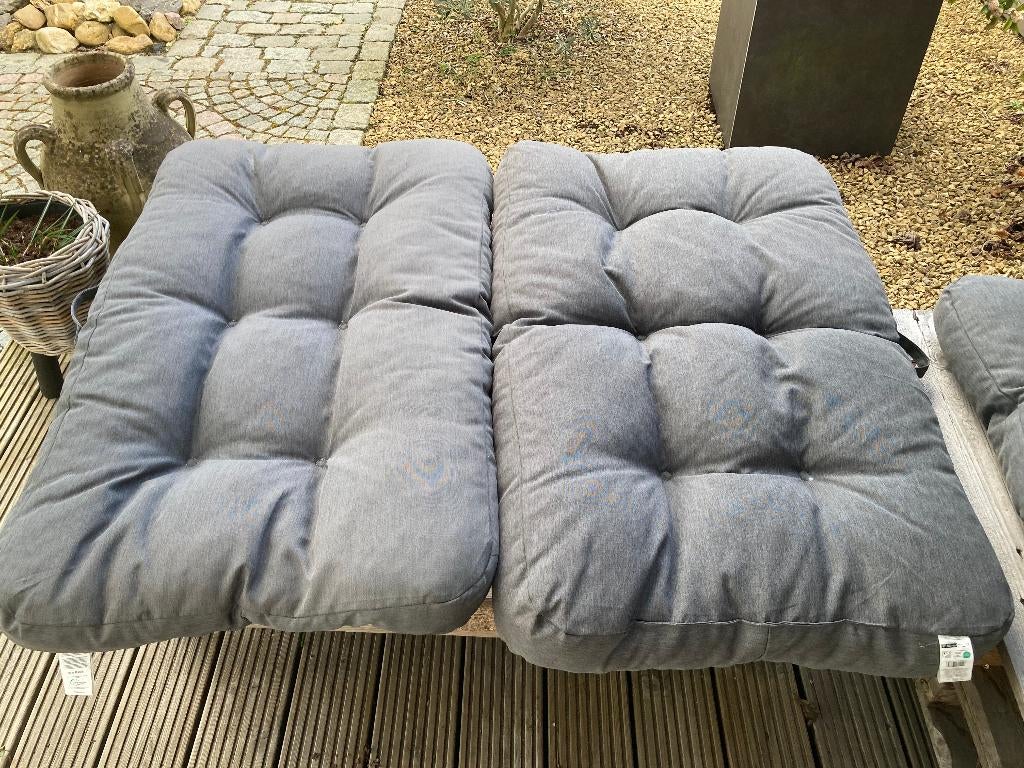 2 grote tuinkussens, Tuin en Terras, Tuinmeubel-accessoires, Ophalen, Zo goed als nieuw
