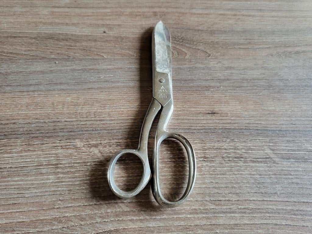 Ciseaux infirmier, GB 2WW, Collections, Envoi