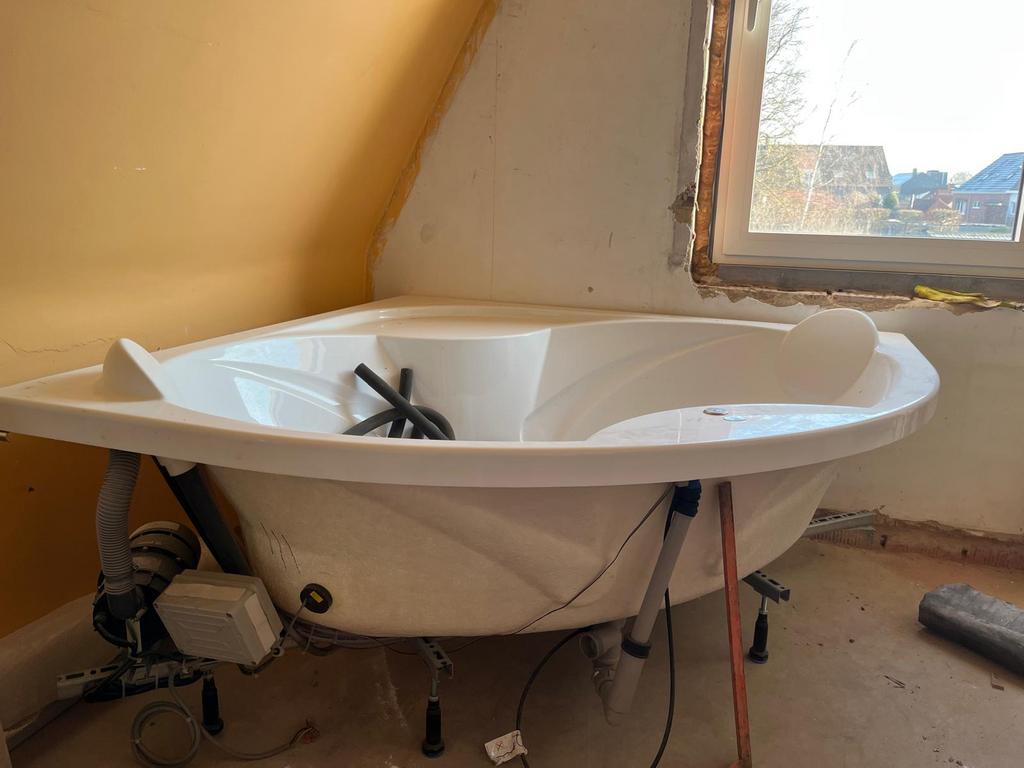 Hoekbad - bubbelbad, Ophalen, Gebruikt, Met bad
