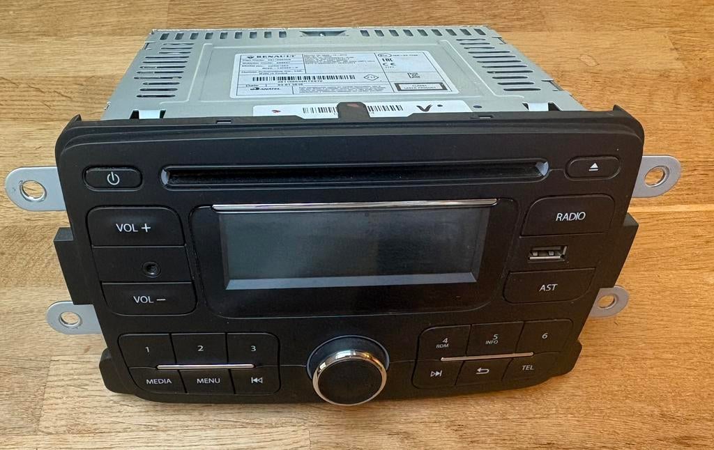 RADIO Dacia duster, Sandero, Logan, Auto diversen, Autoradio's, Ophalen of Verzenden, Gebruikt