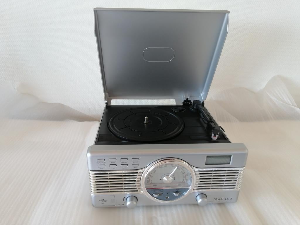 Radiogramofoon in retro-stijl. Q Media., Ophalen, Nieuw, Platenspeler, USB-aansluiting