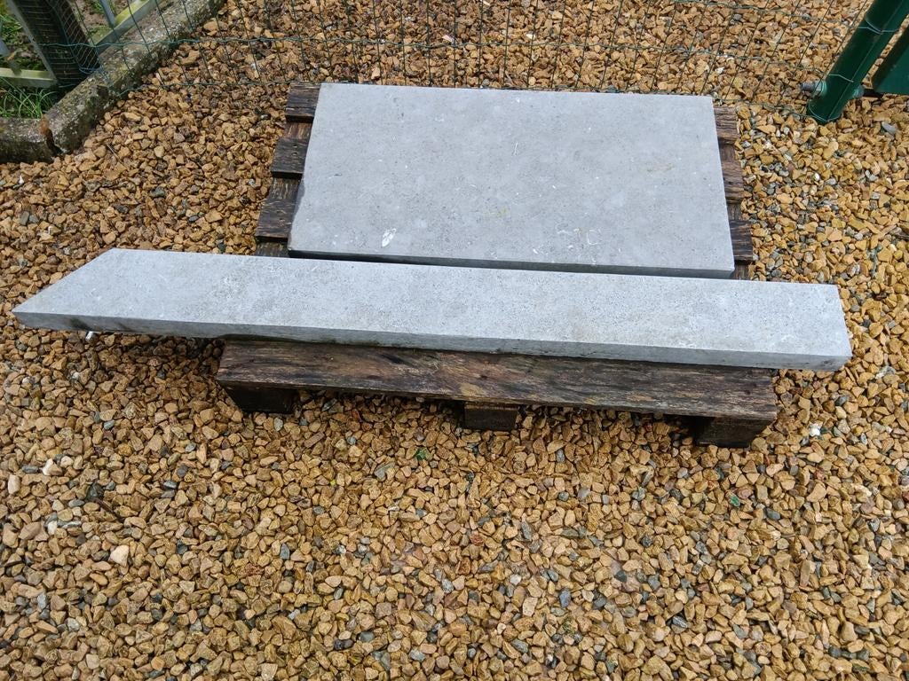 2 morceaux de pierre bleue., Enlèvement