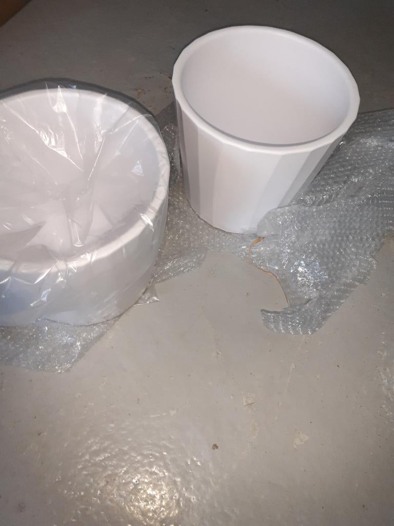 2 caches pots fleurs plantes, Ophalen, Rond, Nieuw, Balkon